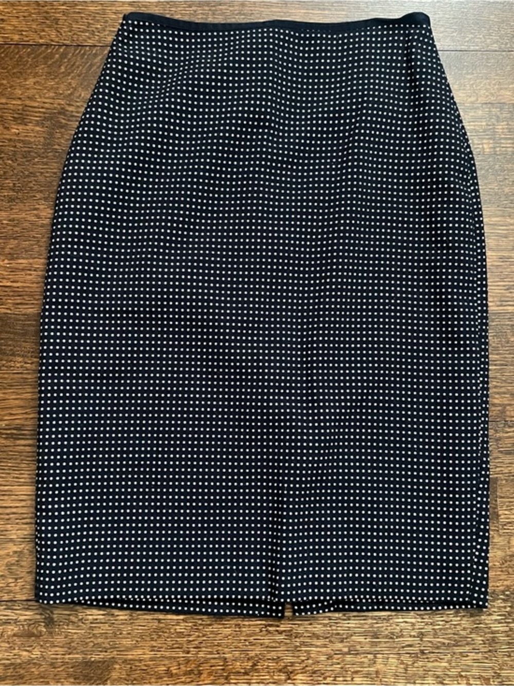 Ann Taylor navy with white squares knee length pencil skirt. Size 4
